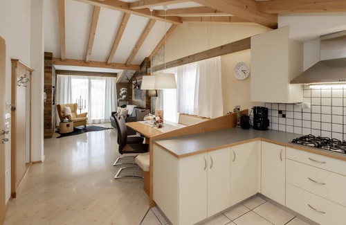 Appiano Sulla Strada del Vino Apartment | Holiday Apartment "Apartment Wieser 4" with Mountain View, Heated Pool & Wi-Fi