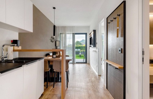 Berg/Monte Apartment | Apartment 'Weingut Gasshof Mathias' with Mountain View, Shared Pool and Wi-Fi