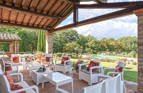 Castroncello Villa | Villa in Castroncello with 6 bedrooms sleeps 12