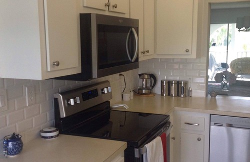 Central Naples Condo | It is at the heart of Naples. Minutes from beach. Condo w/pools, tennis, golf.