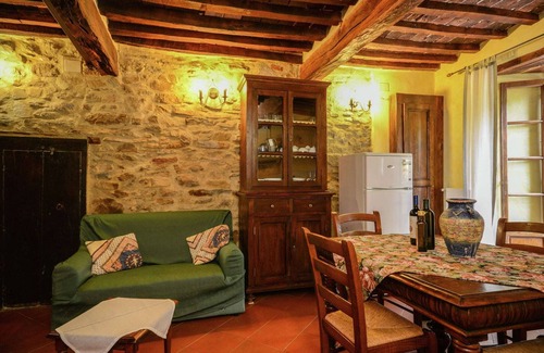 Bivio Lugnano House | Holiday Home in Monte Santa Maria with Pool