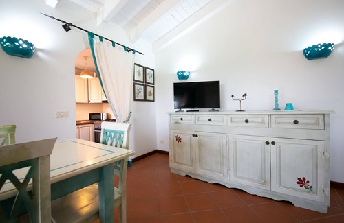 Punta De Su Turrione Villa | Villa Camilla private garden and pool. 30% DISCOUNT, PERIOD 24 MAY - 7 JUNE
