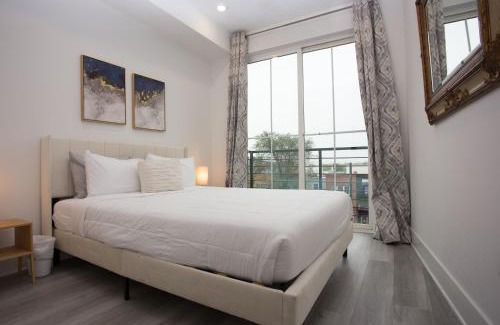 Northeast House | It's a Corner unit with cool City Skyline views!