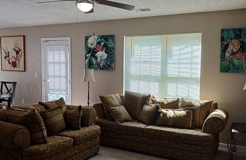 Douglasville House | It's a home away from home.