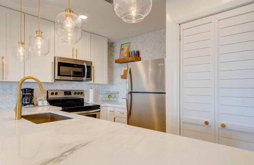 Tavernier House | It's Tiki Time in the Keys Ocean Pointe 1413
