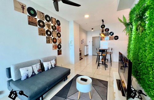 Penampang Apartment | ITCC Manhattan Suites Vinyl by Hush Inn