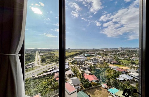 Penampang Apartment | ITCC Manhattan Suites Vinyl by Hush Inn