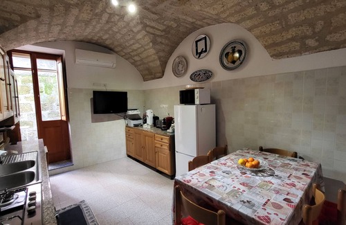 Cuglieri Apartment | Itiseasy Cuglieri 1 Luxury Suite (Sardinia) IUN: Q9250