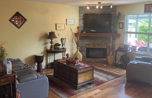 Lower Sumas Mountain House | It’s all about the deck and within 2 hours of 6 different ski hills