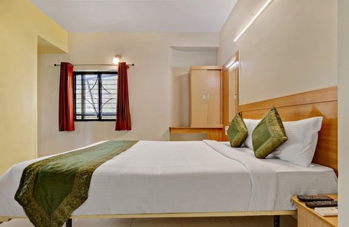 Rajajinagar Hotel | Itsy By Treebo - KES Residency