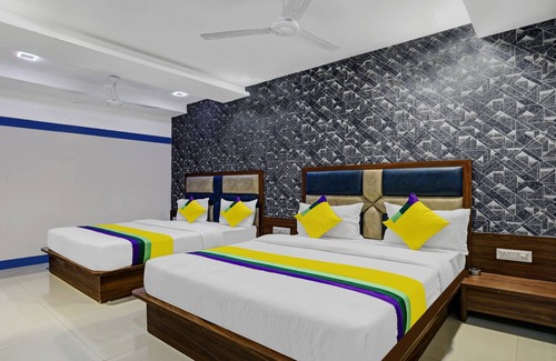 Vadodara Hotel | Itsy By Treebo - Radhe
