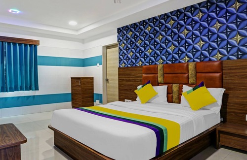 Vadodara Hotel | Itsy By Treebo - Radhe