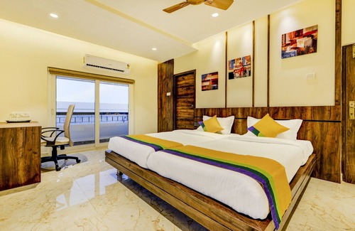 Velachery Hotel | Itsy Hotels Mirra