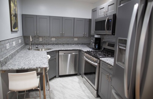 Meeting House Hill Apartment | IV New apartment with Luxury amenities in Boston