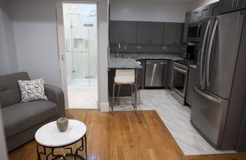 Meeting House Hill Apartment | IV New apartment with Luxury amenities in Boston