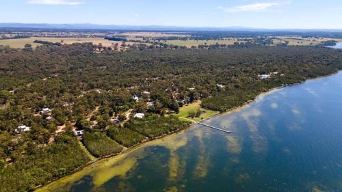 Forge Creek House | Ivanhoe - Waterfront Retreat