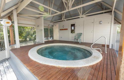 Forge Creek House | Ivanhoe - Waterfront Retreat