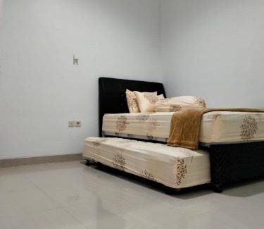 Banguntapan House | Ivo Homestay Jogja