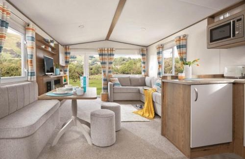 Dunbar House | Ivy Caravan 3 at Thurston Manor Leisure Park