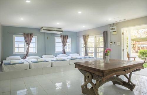 Mittaphap Hotel | Ivy Cottage by Qiu Hotel