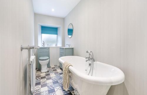 Eastgate House | Ivy Cottage