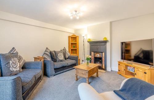 Eastgate House | Ivy Cottage