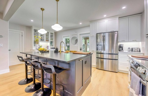 Sombra House | Ivy Cottage River Retreat Relax on the dock and watch the ships go by!