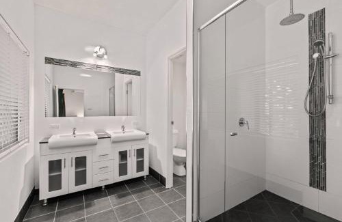 Dicky Beach House | Ivy Street 7 Dicky Beach