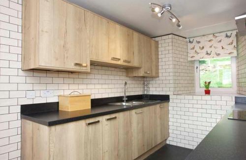 Tiraghoil Ski Chalet | Ivy Tree Cottage