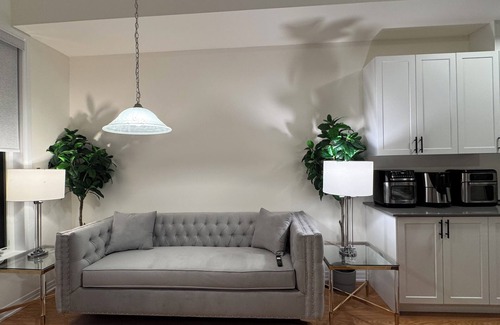 Richmond Hill House | Ivylea Beauty: Elegant Escape in a Tranquil Settingnn