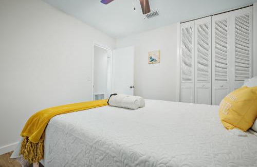 Melbourne House | Ixora16 Heated Pool, mins to beach, airport, USSSA, Cruise Port, 1h to Disney
