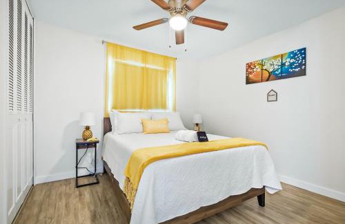Melbourne House | Ixora16 Heated Pool, mins to beach, airport, USSSA, Cruise Port, 1h to Disney