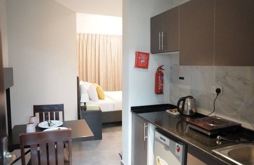 Al Quoz Apartment | Iza 1 Rose 106