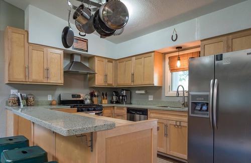 Parker Lane House | Izabella - 5 minutes to downtown!!