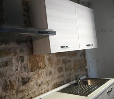 Serramazzoni House | IZZ1 Apartments - Loft Serramazzoni