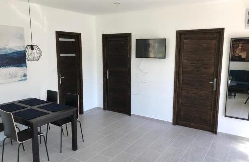 Balatonszarszo House | Jókai Apartmanház Balatonszárszó