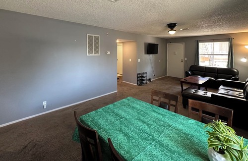 Chinatown Condo | J cozy two bedroom 2 bathroom close strip
