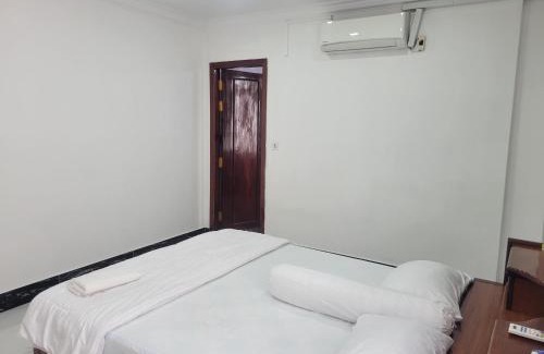 Mean Chey House | J Guesthouse and Restaurant