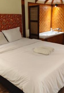 Sumbawa Barat Villa | J home stay