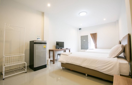 Phetchaburi Hotel | J-House Phetchaburi