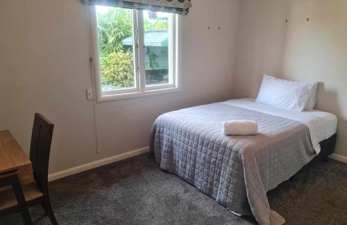 Hamilton North House | J&L Boarding Holiday House