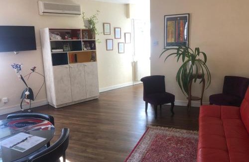 Bourges Apartment | J'offre - Proche de l'hyper centre