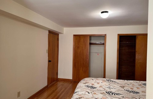 New Brunswick House | J1 Pleasant Room near Rutgers U, hospitals