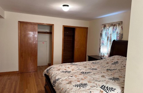 New Brunswick House | J1 Pleasant Room near Rutgers U, hospitals