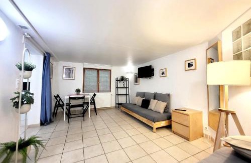 Trappes Apartment | J1 St-Quentin-en -Yvelines Studio en Rez de jardin avec parking