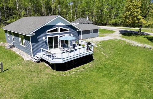 Drummond House | Ja-Jen Island Escape on Drummond Island
