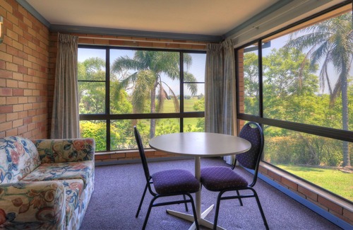 Clarenza Hotel | Jacaranda Motor Lodge