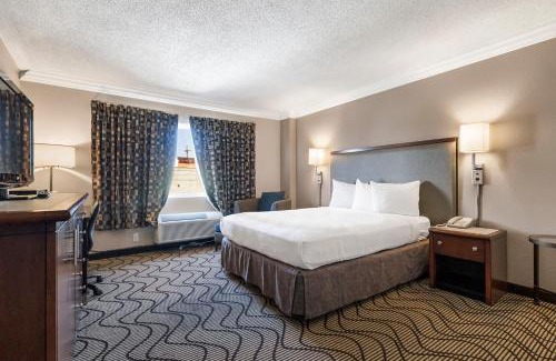 Produce and Waterfront Hotel | Jack London Inn