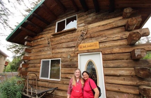 Bear Creek Cabin | “Jack London’s Cabin”, Genuine Alaskan Log Cabin built by owners! Self-check in.