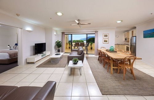 Cairns Central Business District Apartment | Jack & Newell Holiday Apartments